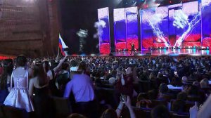 Лучшие российские выпускники простились со школой в самом сердце столицы